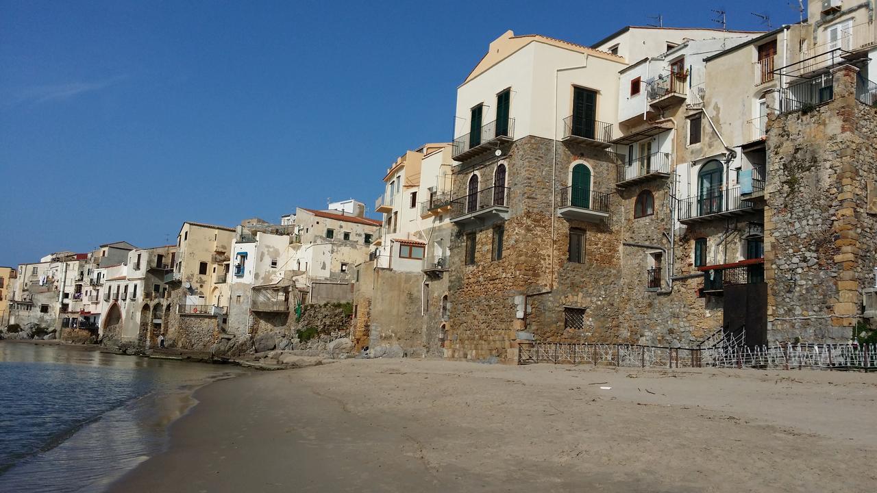 Balcone Sulla Spiaggia Cefalu Luaran gambar
