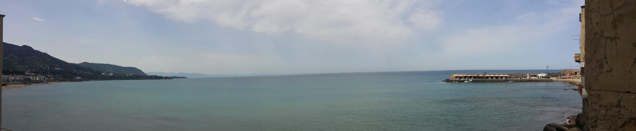 Balcone Sulla Spiaggia Cefalu Luaran gambar
